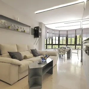 Apartment El Arbol - Rooftop Pool In Puerto Deportivo, Marbella